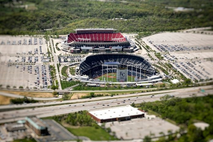 Stadium Helicopter Tour - Kansas City Helicopter Tours